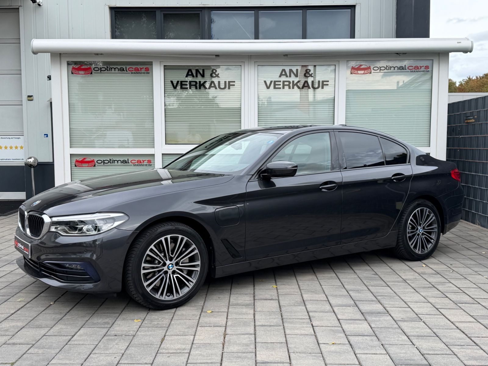 BMW 530 e xDrive Sport Line/VOLLEDER/SOFT-CLOSE/LED