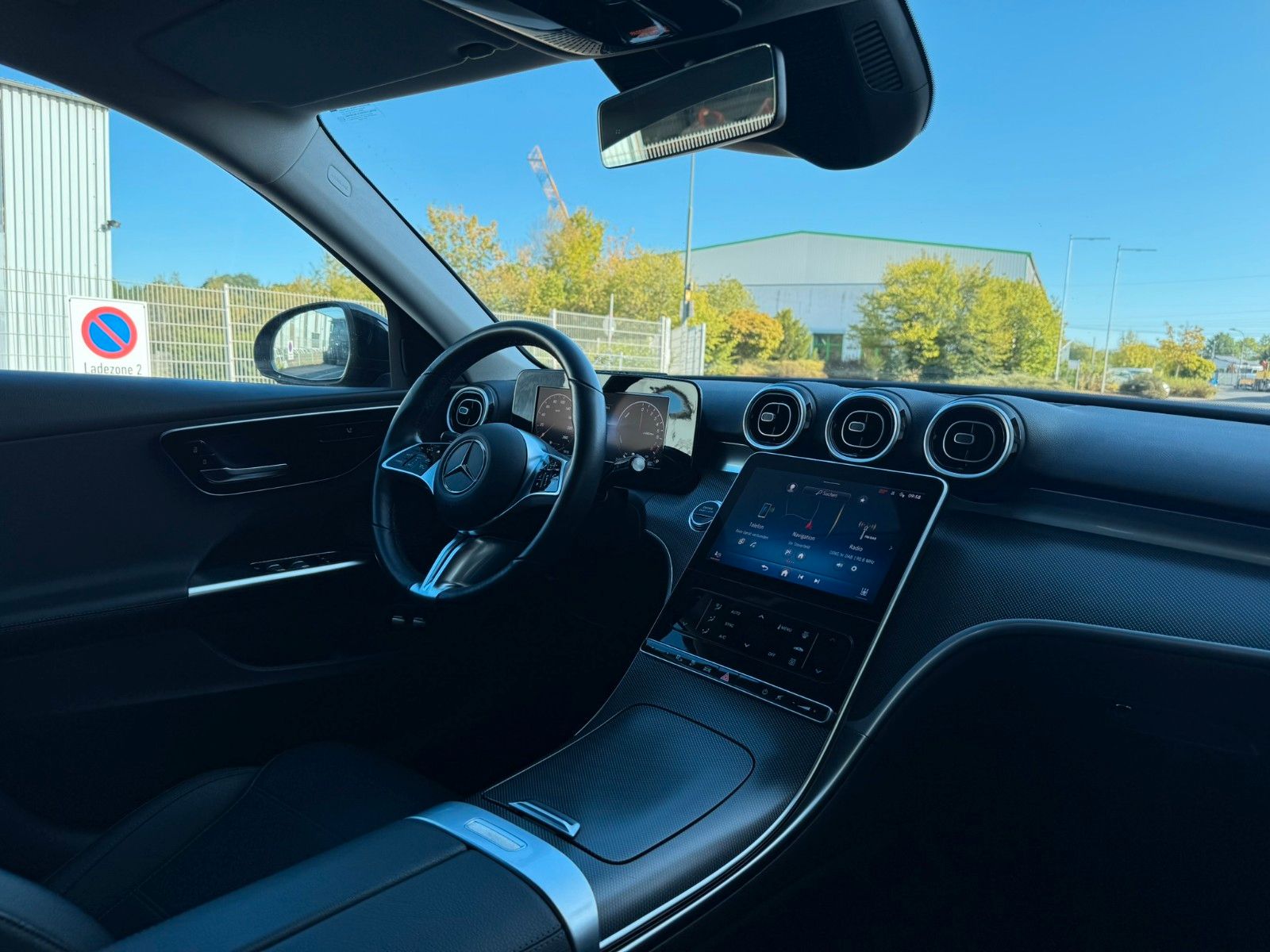 Fahrzeugabbildung Mercedes-Benz C 300e T Avantgarde AHK+Distr+Night+Ambiente+RFK