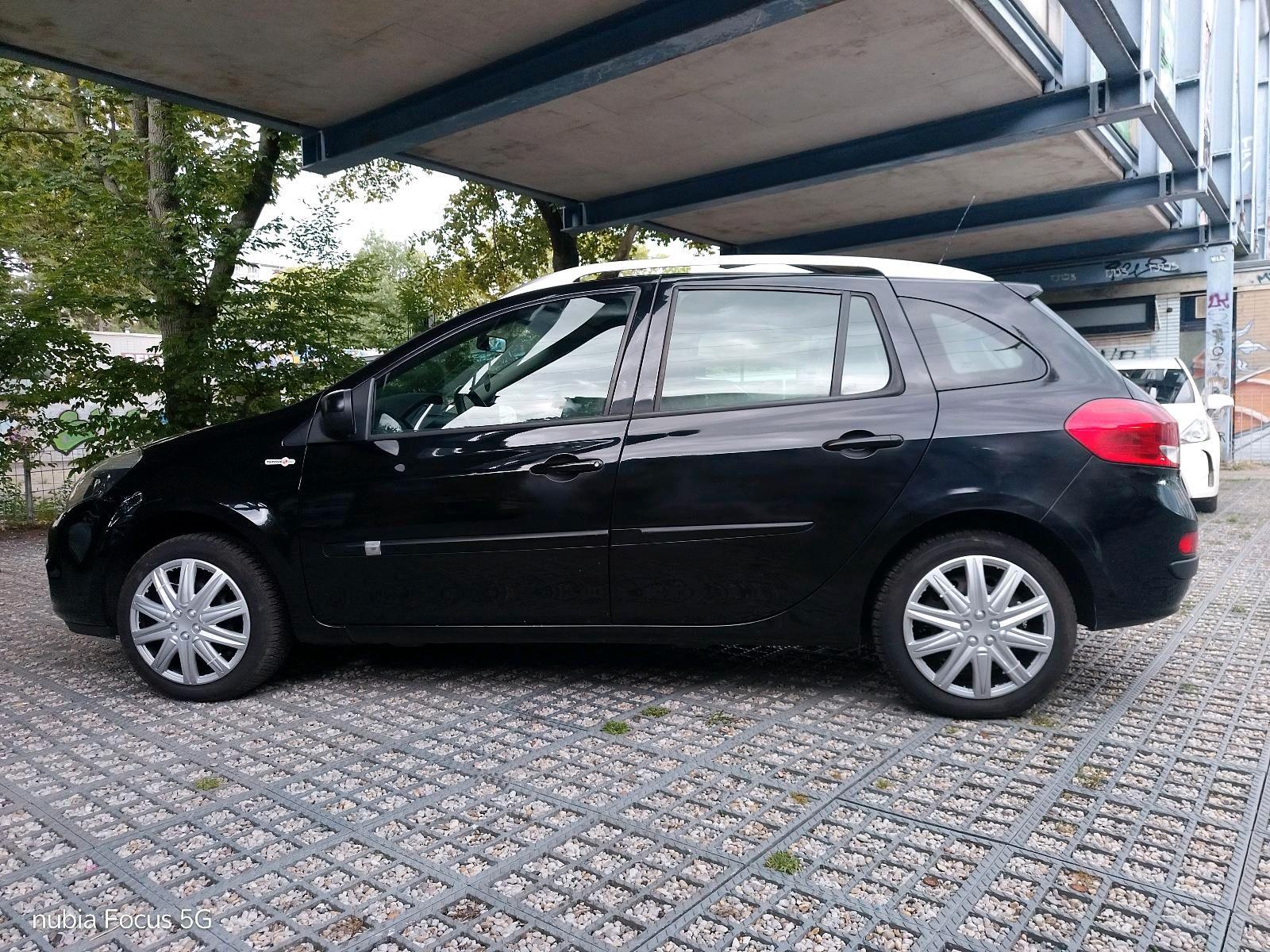 Renault Clio 2012 — rear view