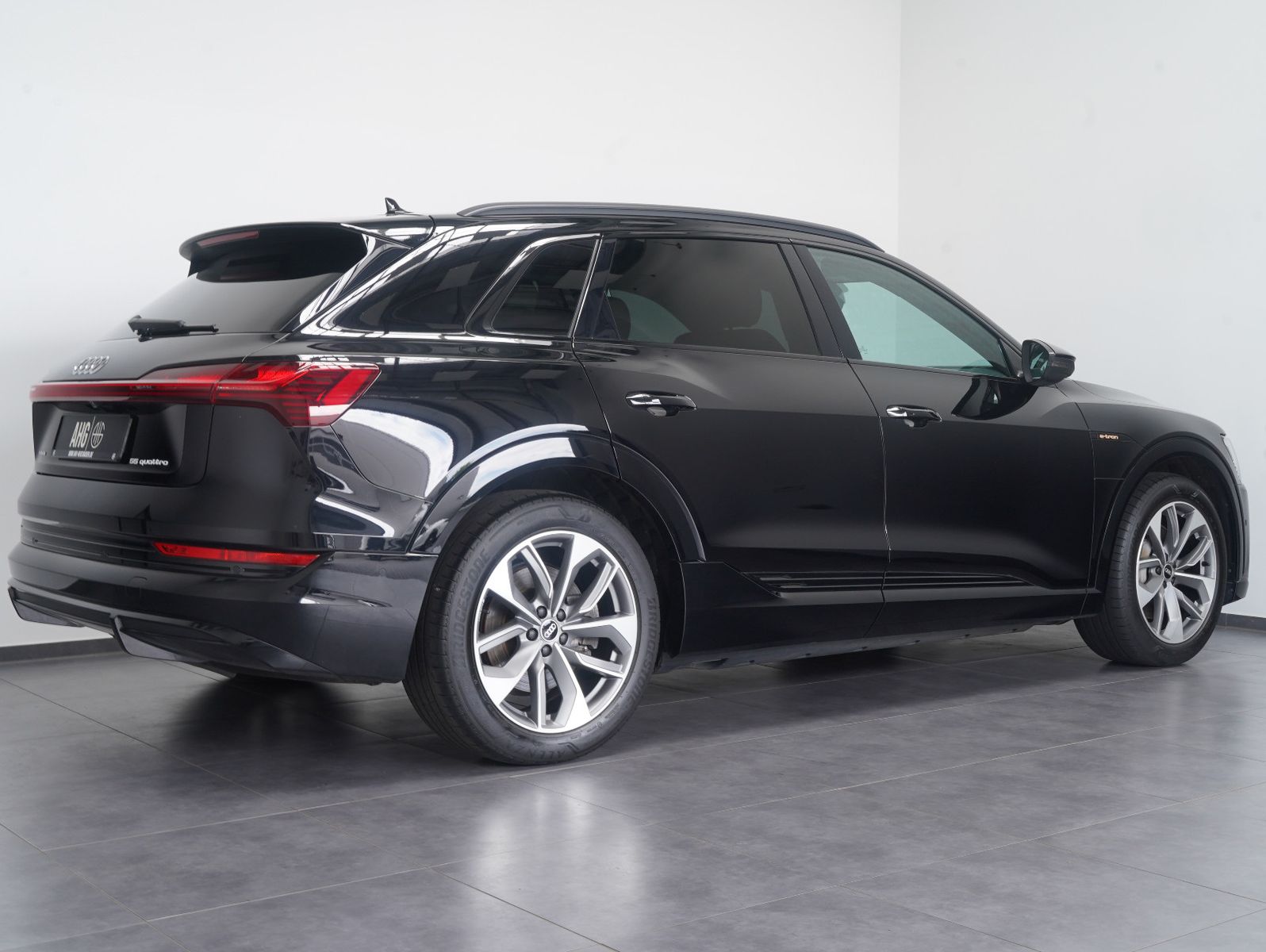 Fahrzeugabbildung Audi e-tron 55 quattro 2x S line MATRIX/B&O/AHK/SOH