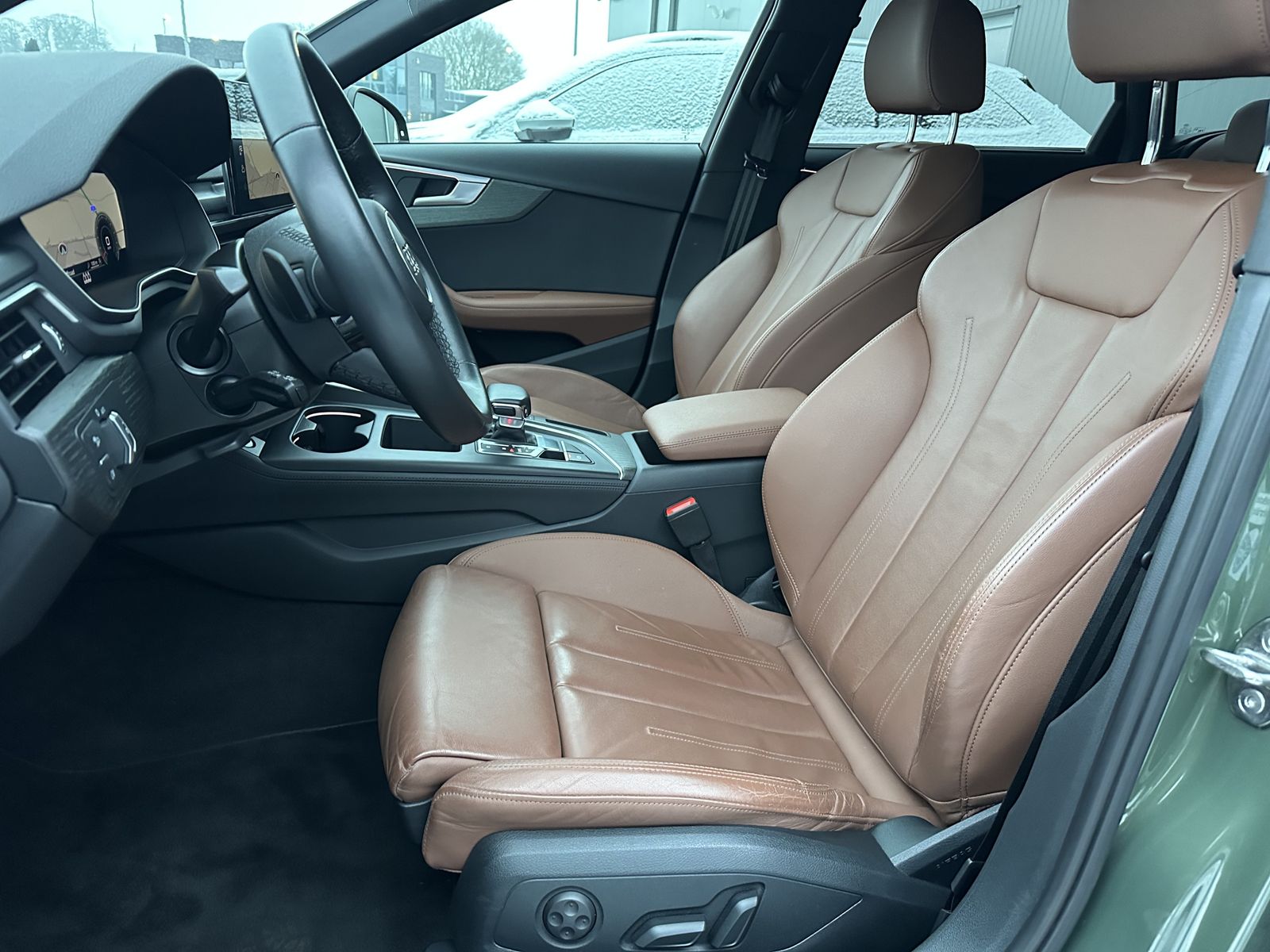 Fahrzeugabbildung Audi A4 Avant 35 TDI S-Line Black NAV+LED+B&O+V-COCK