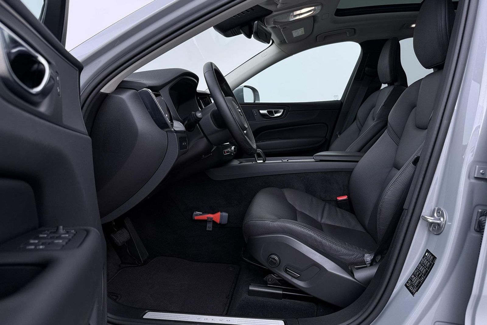 Volvo XC60 T6 Essential Bright | panorama dach | AHK | imagem 3