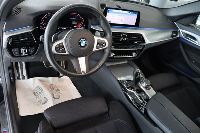 Fahrzeugabbildung BMW 520 d Touring M Sportpaket|PANO|1HAND|VIRTUAL|