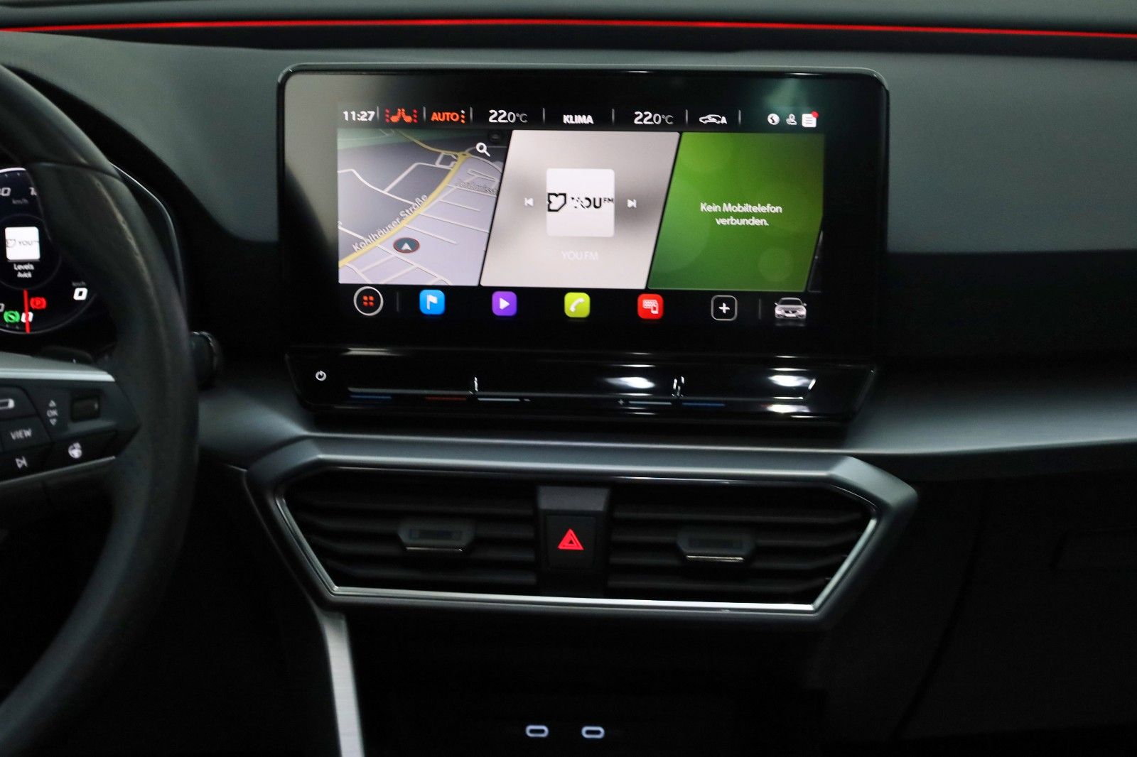 Fahrzeugabbildung SEAT Leon FR, Navi,LED,SH,Kamera,Panorama,ACC, SR+WR