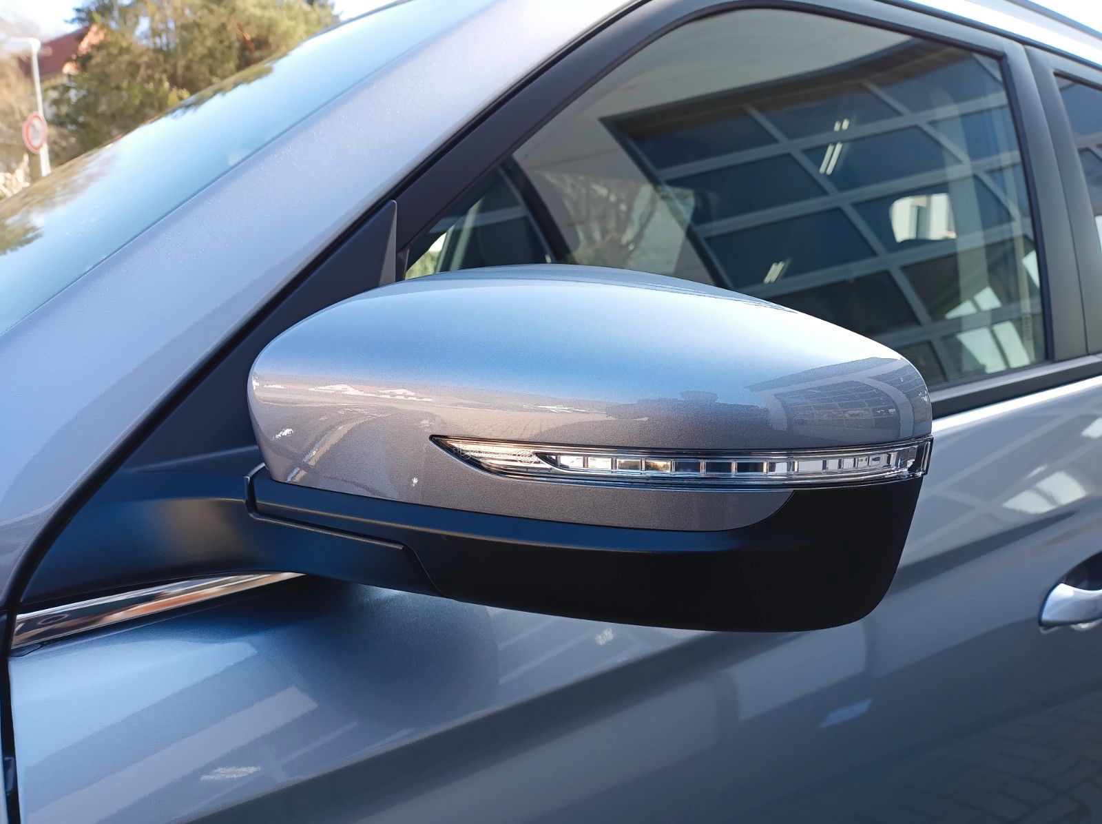 Fahrzeugabbildung KGM KORANDO+BLISS+LH+KEYLESS GO+KAMERA+SH+LED+KLIMA2