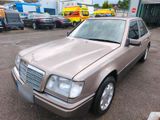 Mercedes-Benz E220 W124 Oldtimer/1.Hand/Kl... - Mercedes-Benz E 220: W124