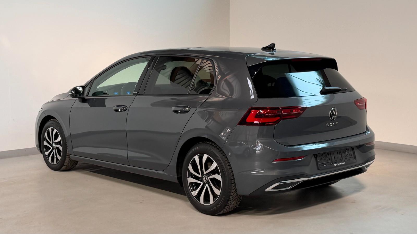 Volkswagen Golf VIII Lim. Active MATRIX-PANO-AHK-HUD-KAMERA
