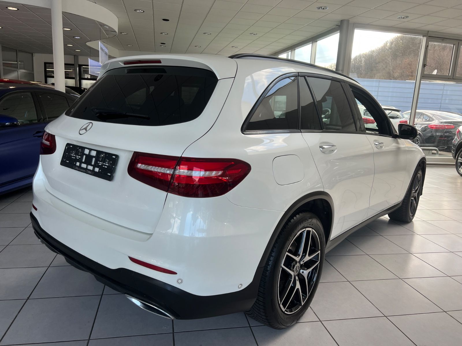 Fahrzeugabbildung Mercedes-Benz GLC 350 d 4Matic AMG LINE *PANORAMADACH*