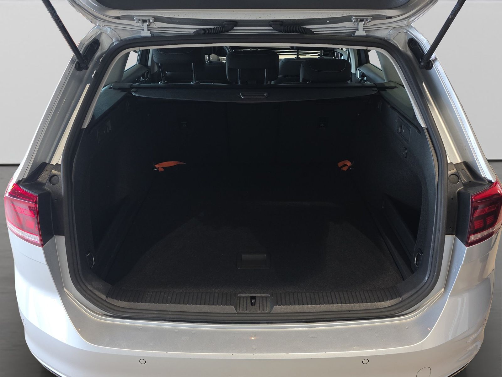 Volkswagen Passat Variant - Bild 8