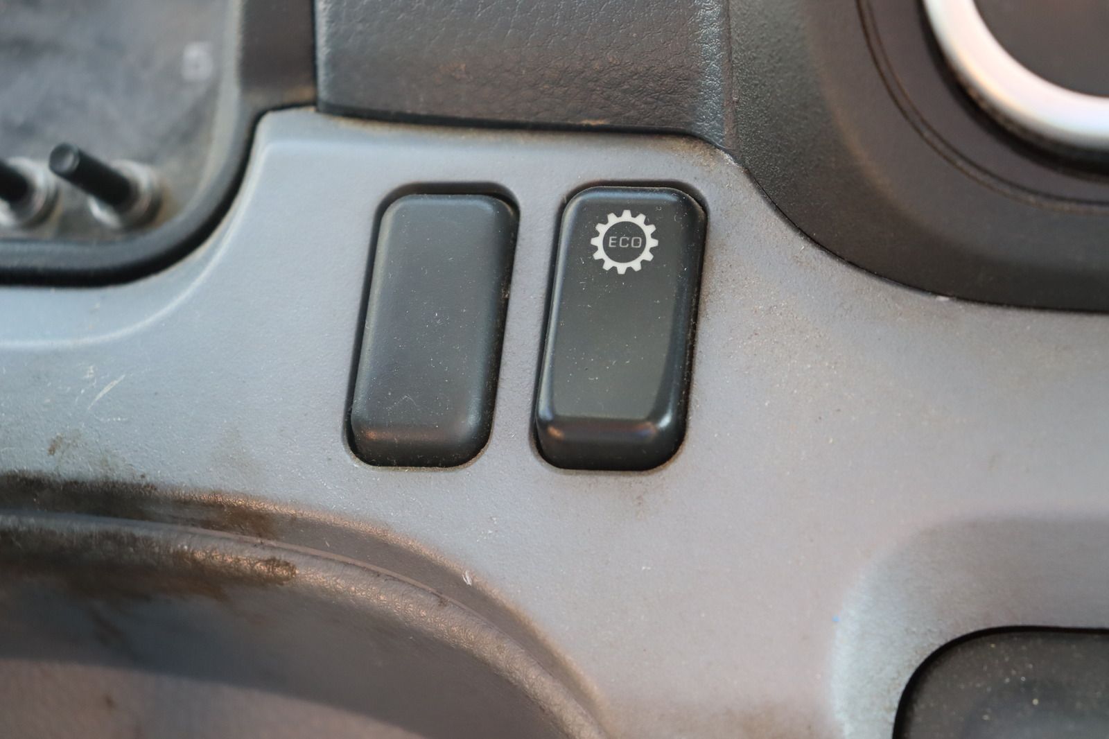 Fahrzeugabbildung Mitsubishi Fuso Canter Duohic 7L15 Plane Ladebordwand