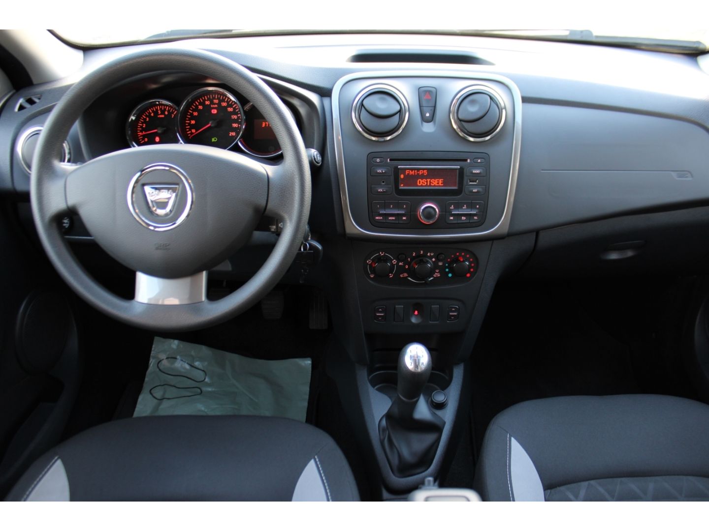 Fahrzeugabbildung Dacia Sandero II Stepway Ambiance GJR DAB Klima Radio/