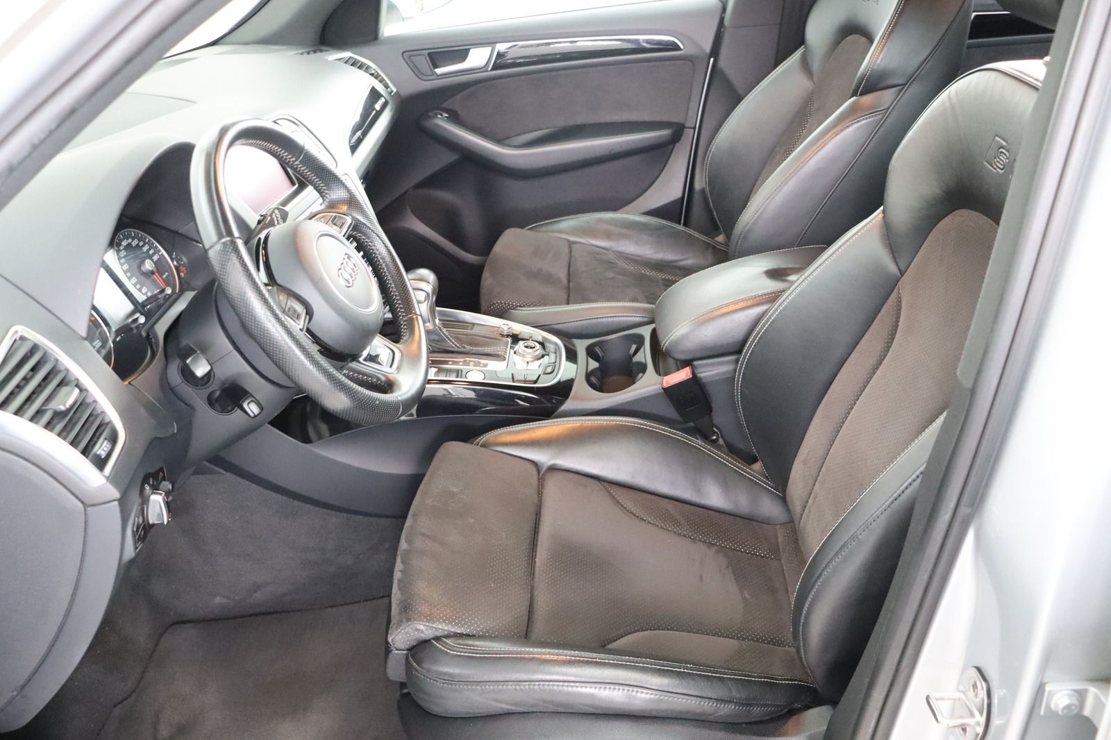Fahrzeugabbildung Audi Q5 3.0 TDI quattro S- line * Bi- Xe