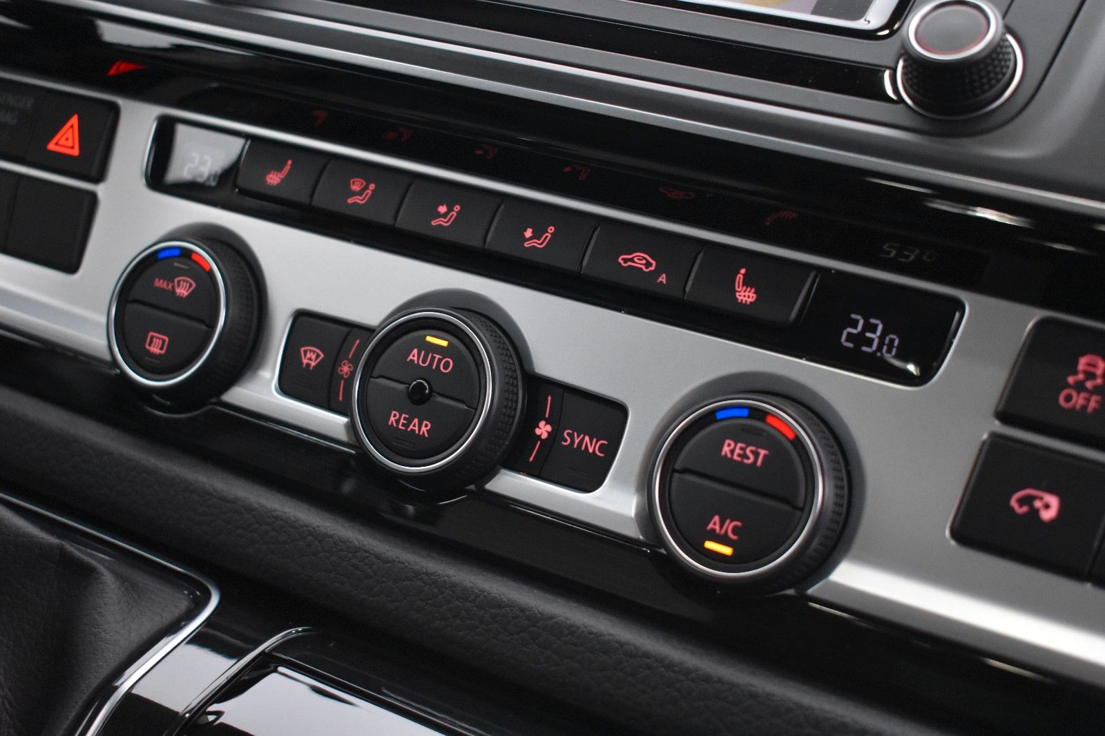 Fahrzeugabbildung Volkswagen T6 Multivan Highline 4Motion DYNAUDIO 1 Hand ACC