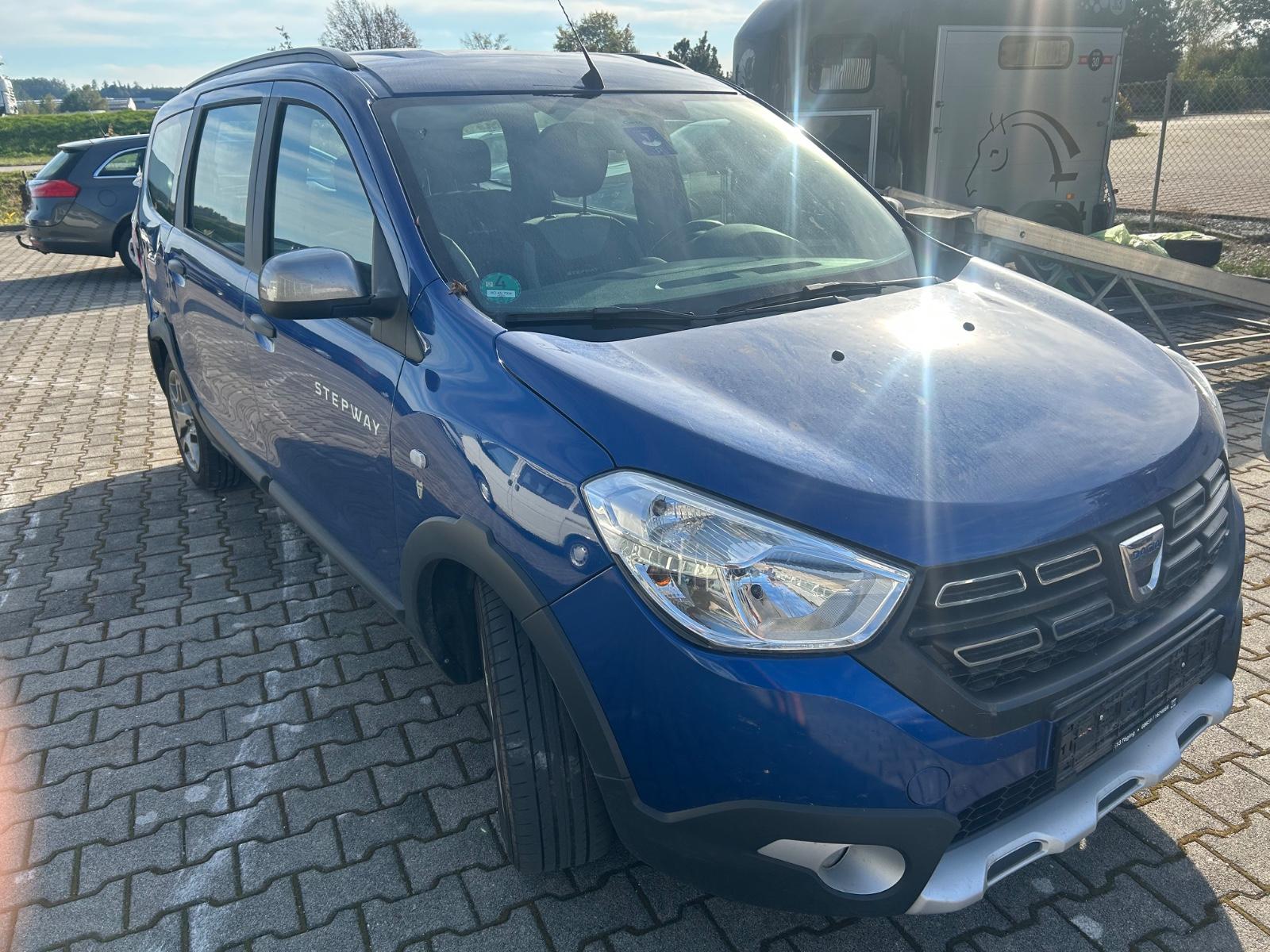 Dacia Lodgy Stepway Seitenteil hi re  einegdrückt
