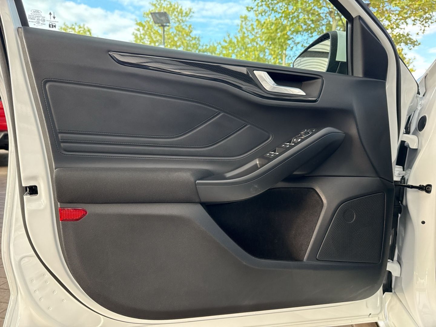 Fahrzeugabbildung Ford Focus ST-Line Kamera Navi DAB ACC TWA Induktion