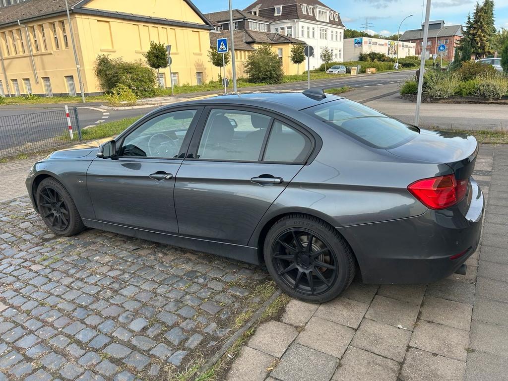 BMW 320