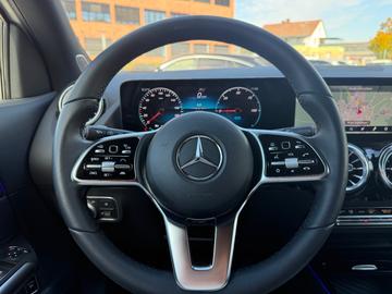 2023 Mercedes-BENZ EQA — миниатюра 19