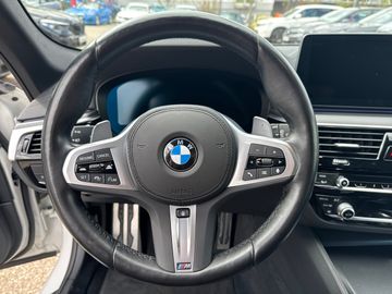 BMW 520d xDrive Touring M Sportpaket Head-Up HiFi