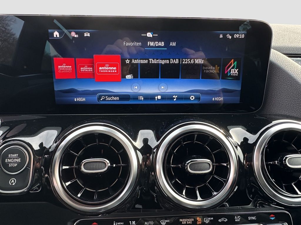 Fahrzeugabbildung Mercedes-Benz GLA 200 d PROGRESSIVE*DISTR*AHK*LED*KAM*SITZH