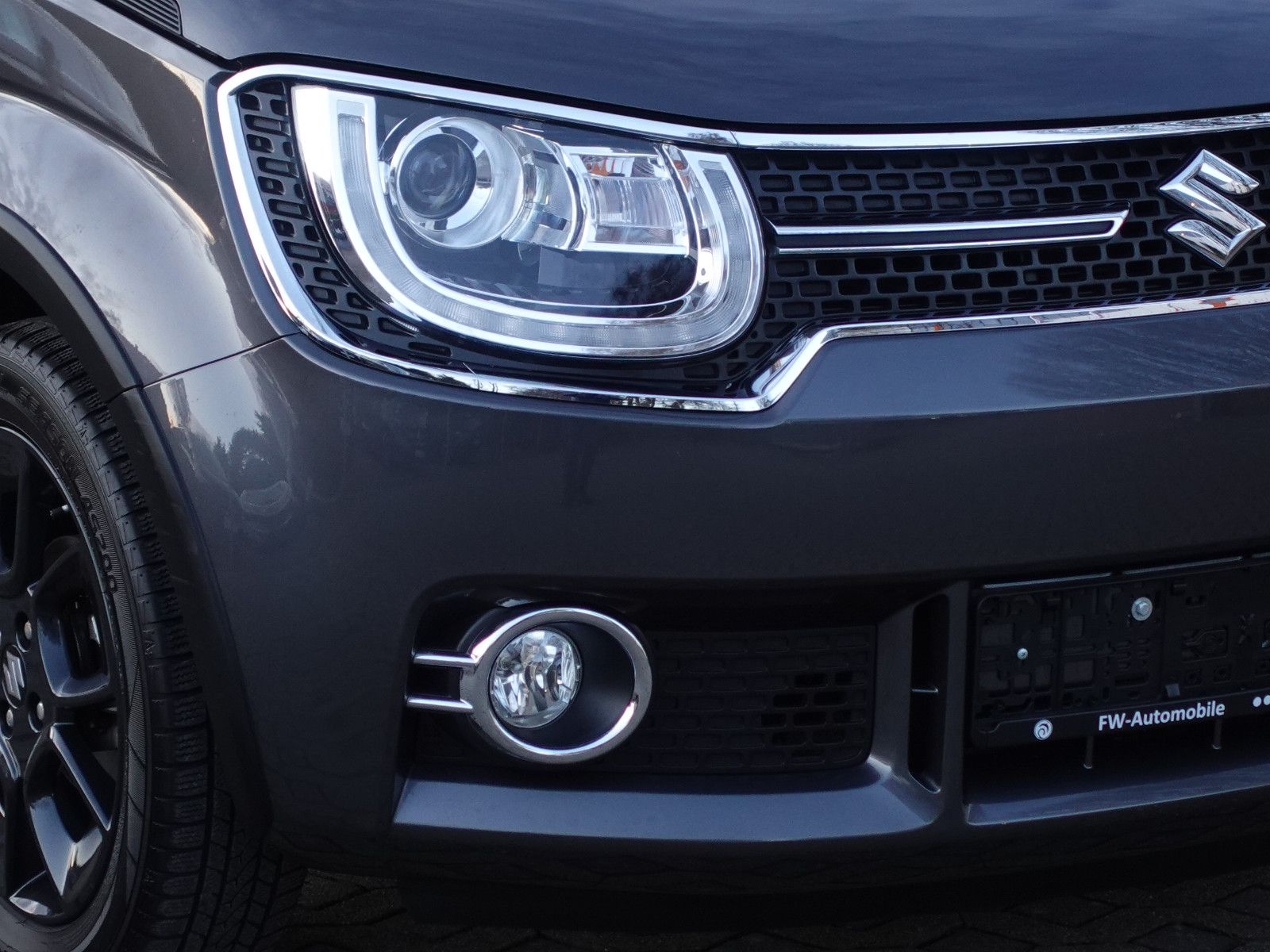 Fahrzeugabbildung Suzuki Ignis 1.2 DUALJET Comfort+ I. Hd RFK Navi App