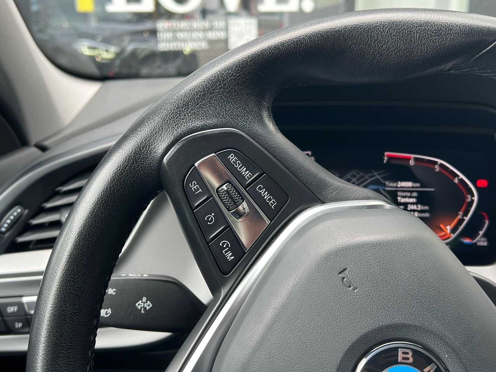 BMW 118i LED Aut. LC prof. Navi DA PDC Tempomat foto 15