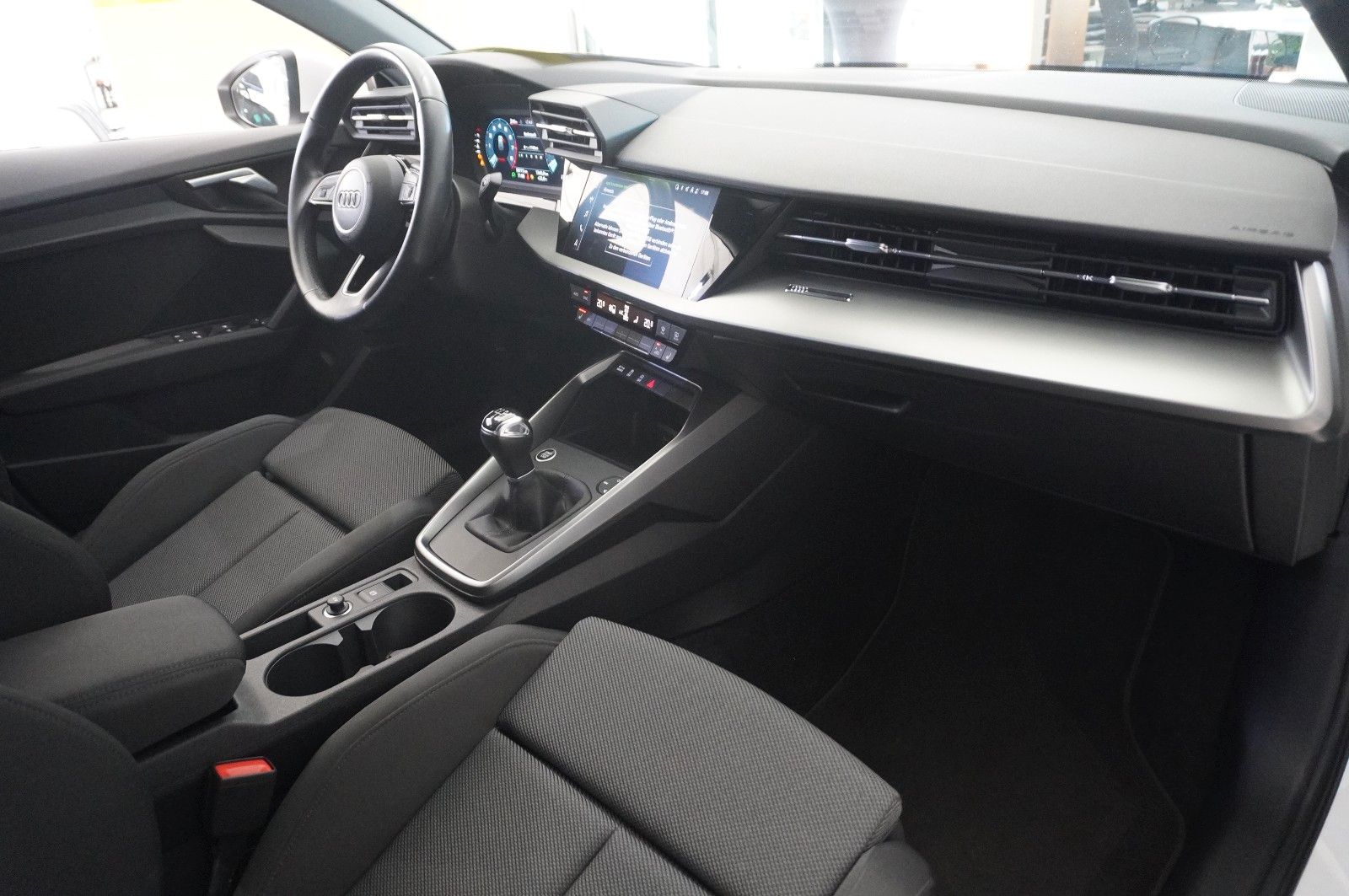 Fahrzeugabbildung Audi A3 Sportback 35 TFSI NAVI/LED/SHZ/VIRTU./TEMP.