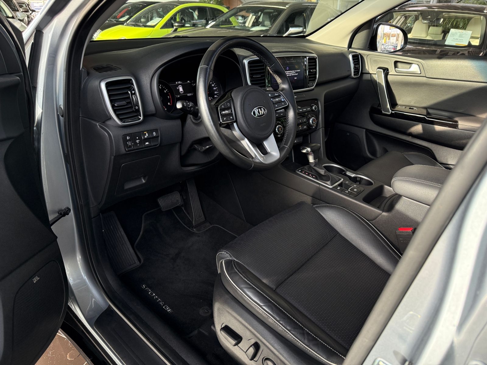 Fahrzeugabbildung Kia Sportage Black Edition PANO AHK LED