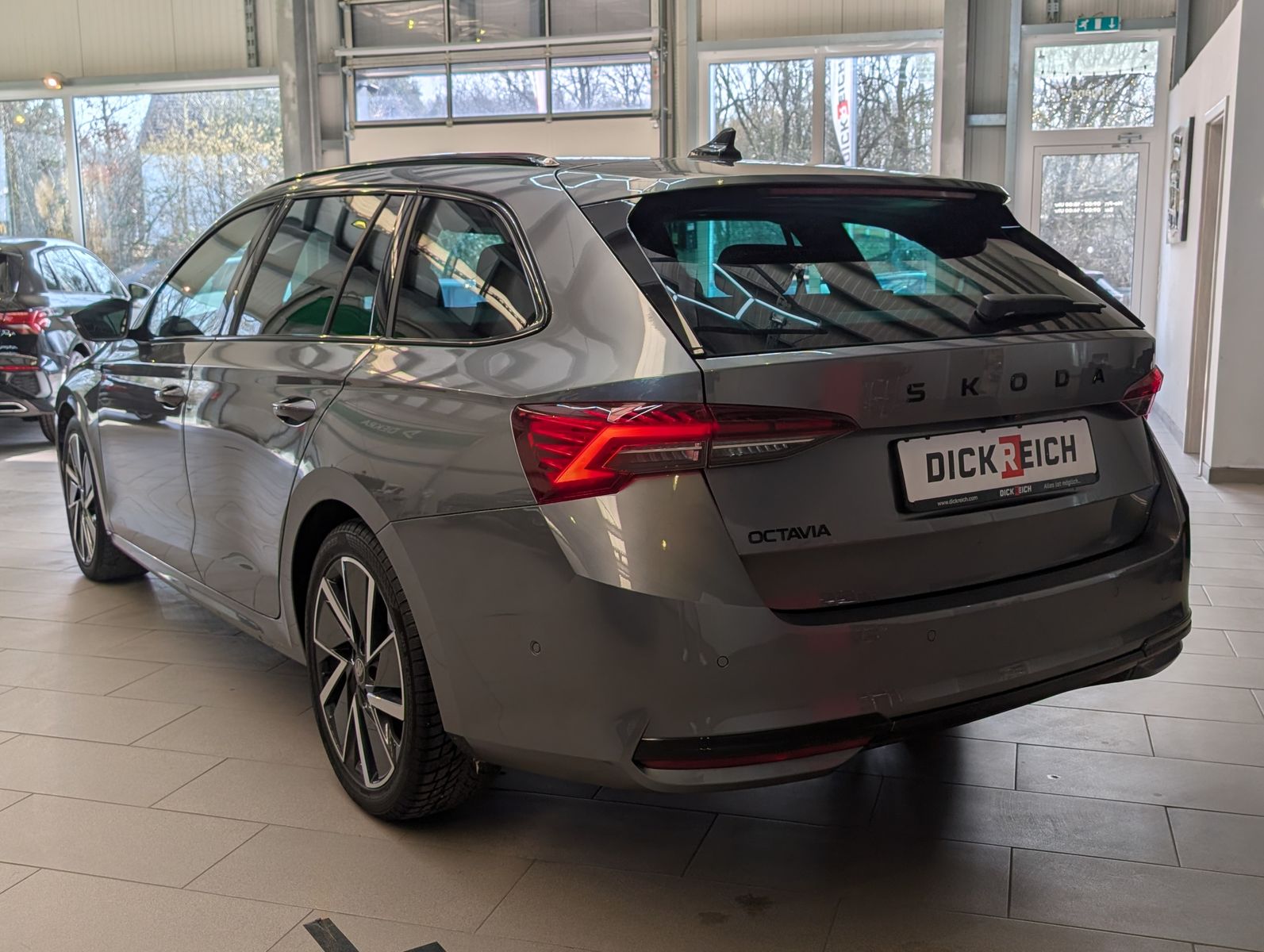 Fahrzeugabbildung SKODA Octavia 2.0 TDI Sportline Matrix Canton AHK 5J.G
