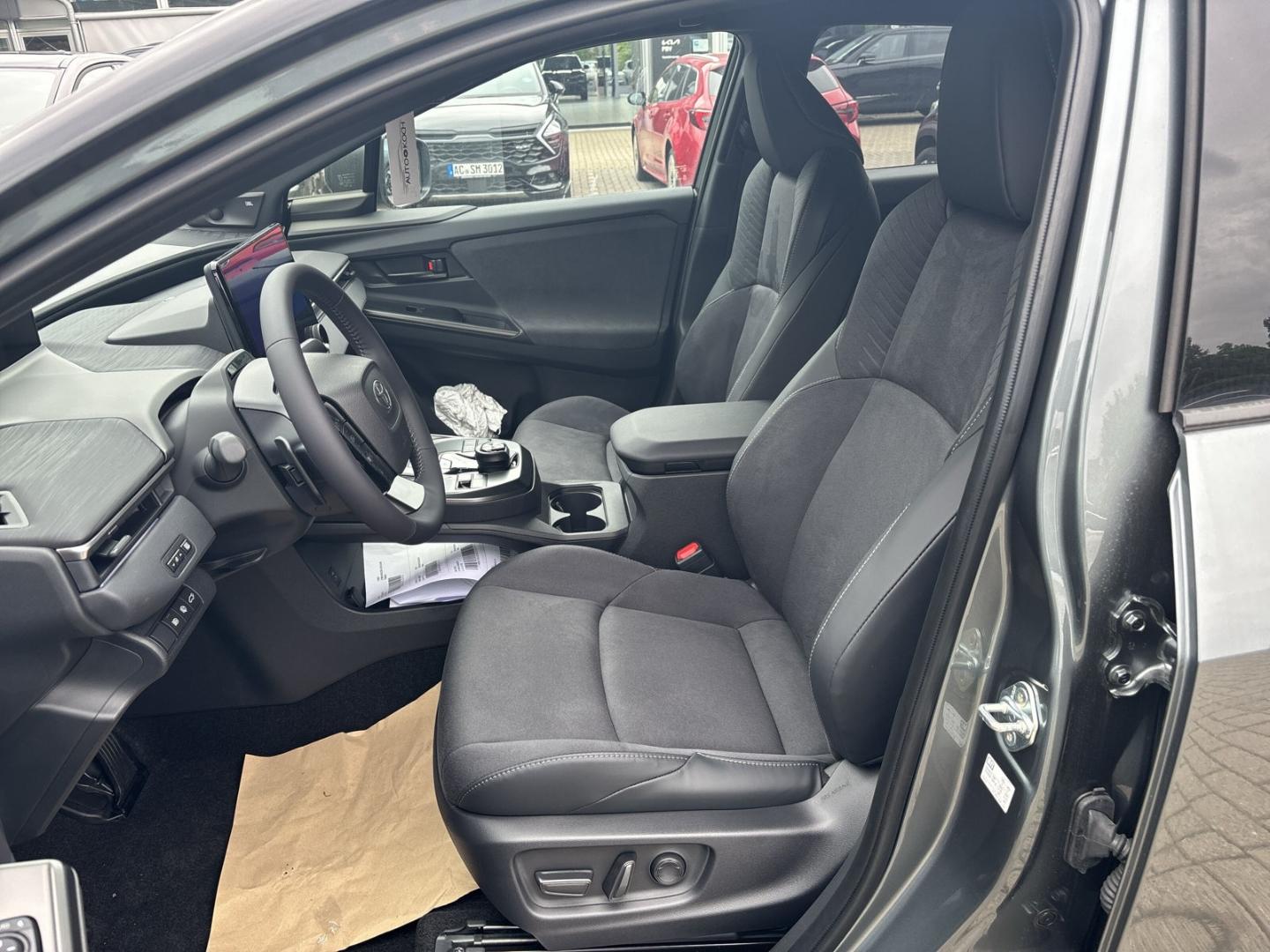 Toyota C-HR+ 252 kW AWD Lounge Navi 360 Kamera Panorama