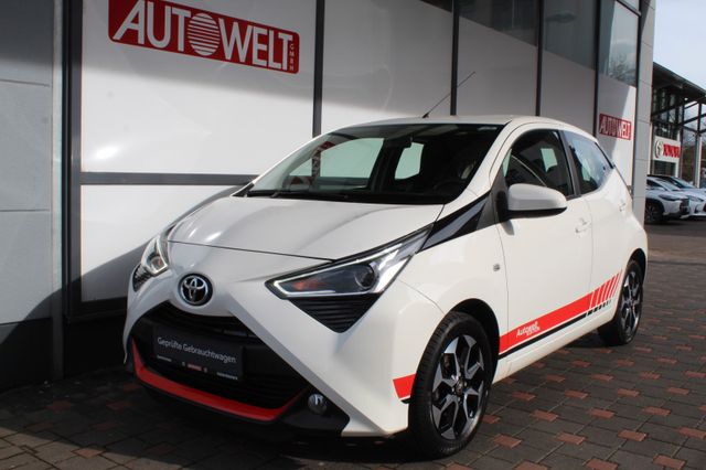 Toyota AYGO x-play club