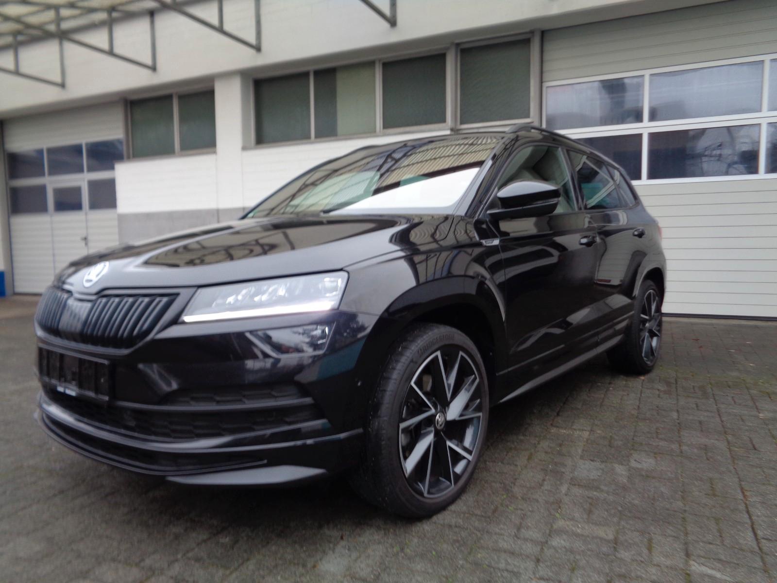 Skoda Karoq Sportline 4x4  19"  ACC KAMERA AHK LED