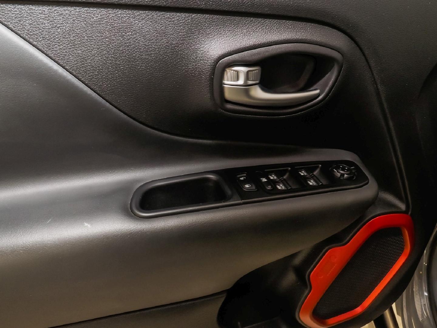 Jeep Renegade Plug-In-Hybrid 4Xe  Navi AHK Voll-LED P