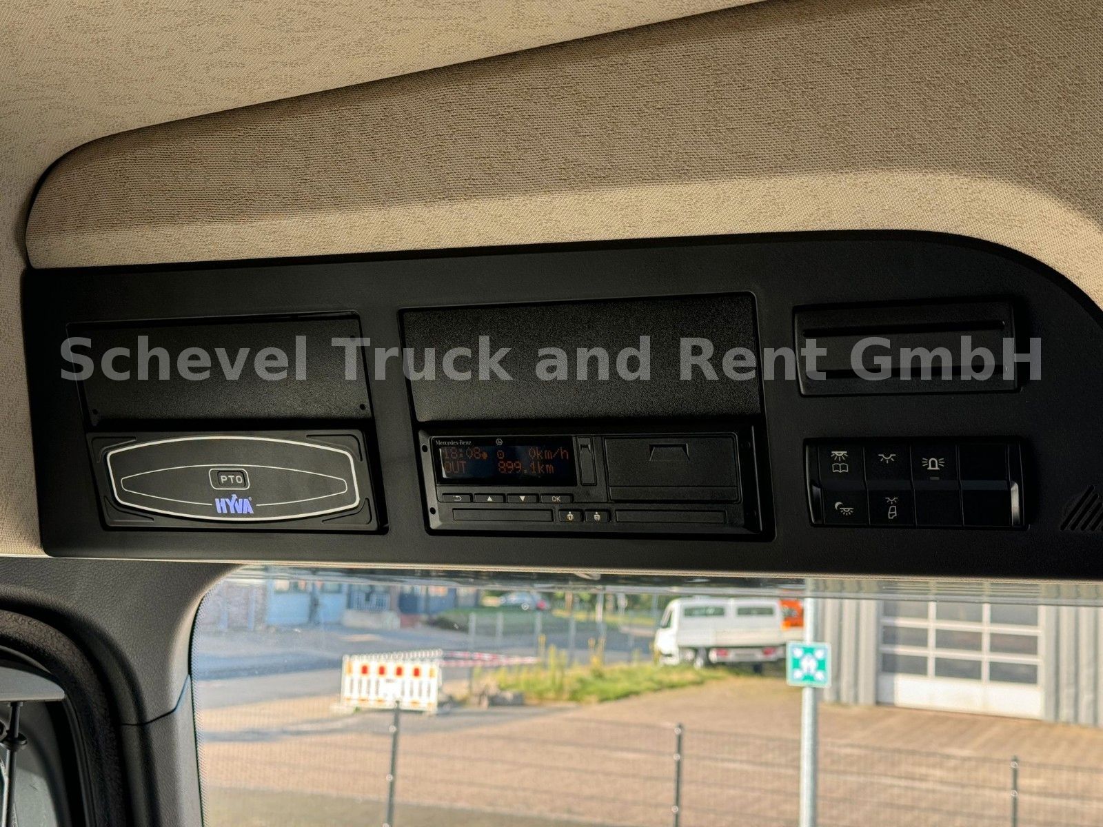 Fahrzeugabbildung Mercedes-Benz Actros 2545 6x2-4 Abrollkipper HYVA  Lift/Lenk