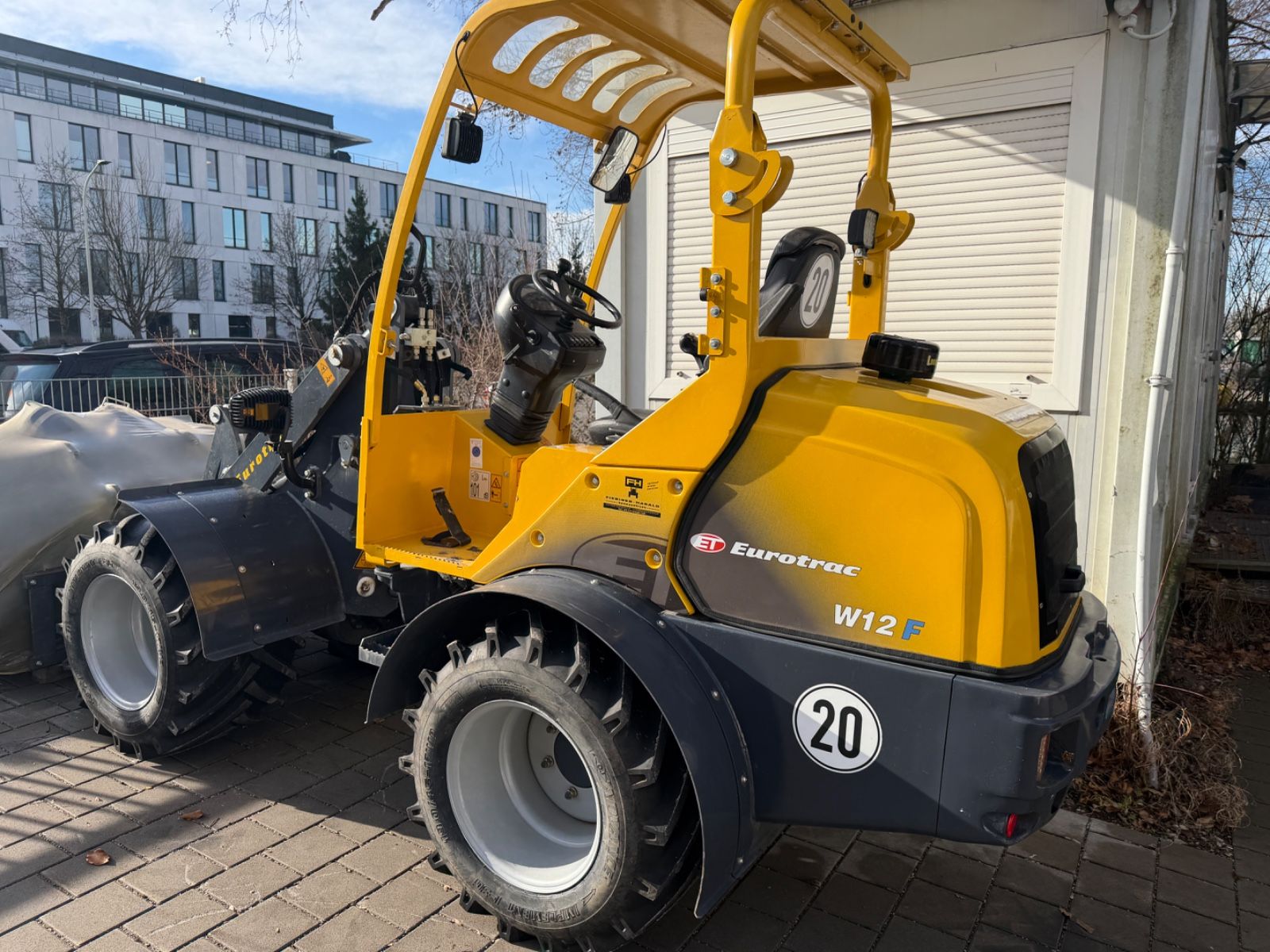Fahrzeugabbildung Wacker WL 28 Klappdach , kurzes Hubgestell, Breitreifen