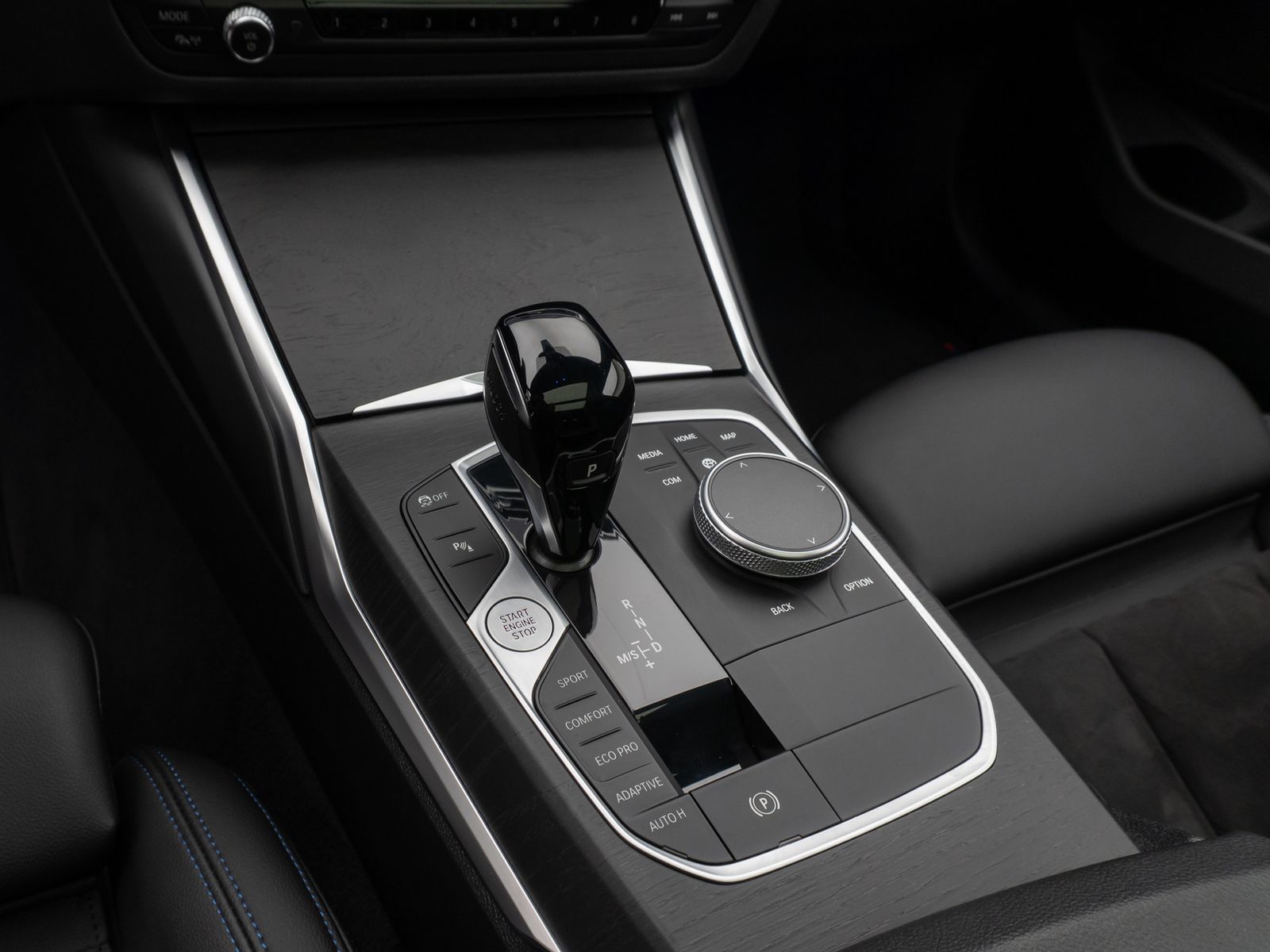 Fahrzeugabbildung BMW 320d xD M Sport Panorama Laser Kamera DAB HiFi