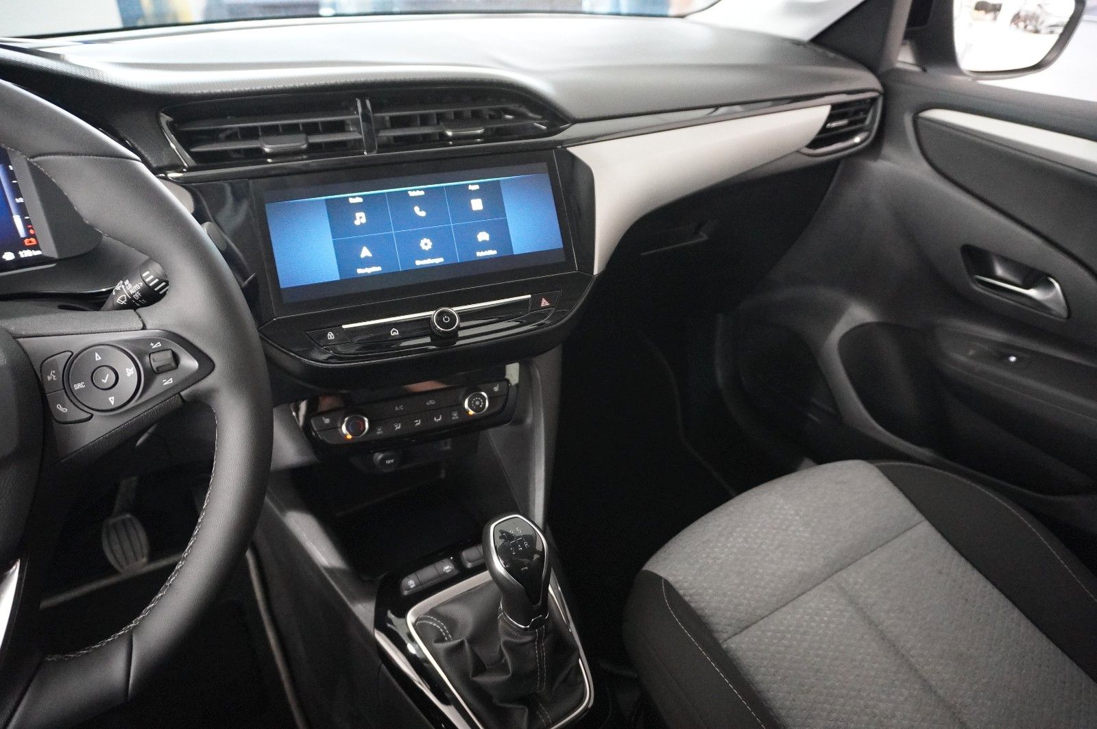 Fahrzeugabbildung Opel Corsa F 1.2 FACELIFT NAVI/LED/KAMERA/VIRTU./DAB+