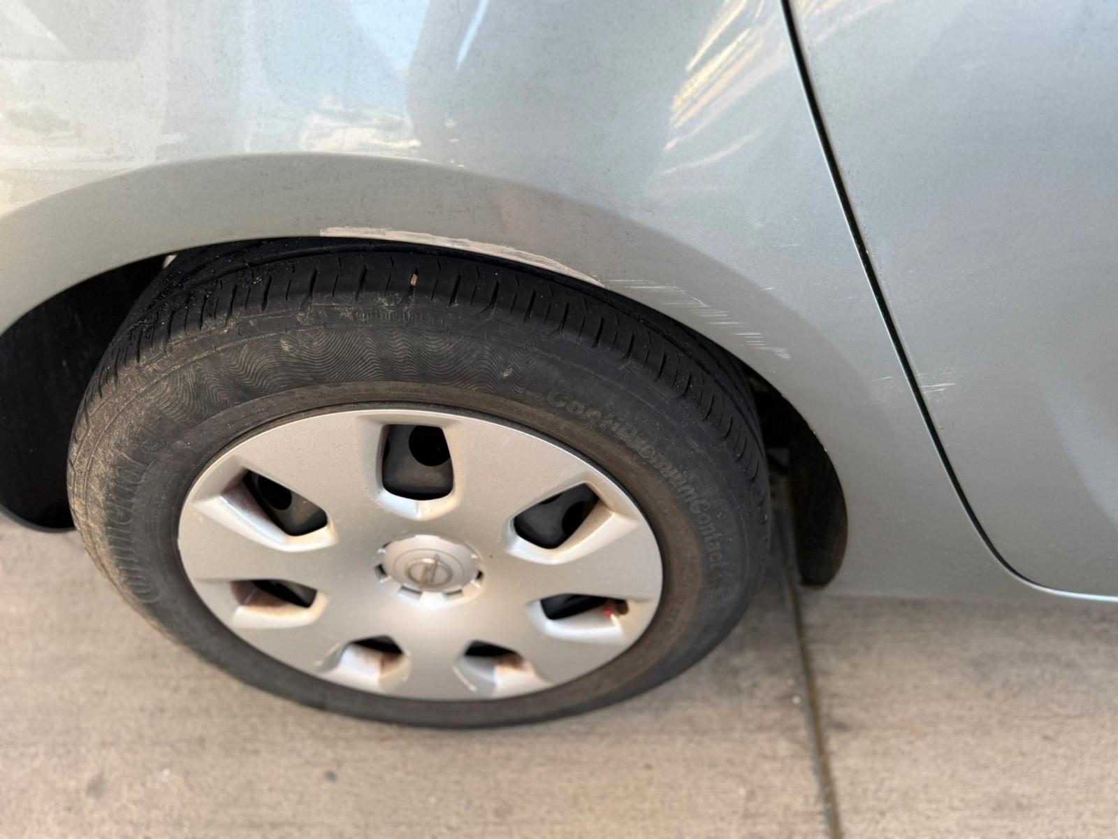 Opel Astra 2012 — photo 11