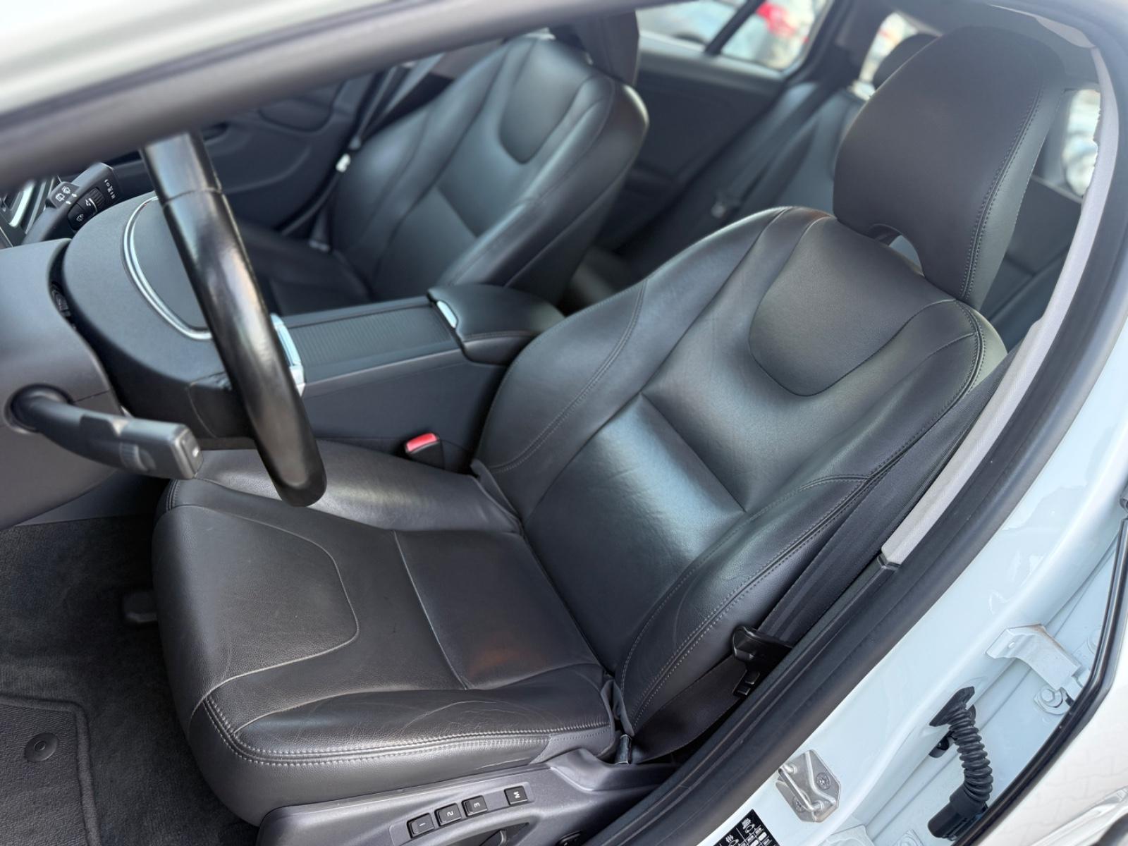 VOLVO V60 D5 2.4 215ch SUMMUM BVA Toit Ouvrant Entretien Complet