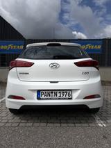 Hyundai i20 GO | 2. Hand | TÜV & Service neu  Scheckheft - Hyundai i20 von privat