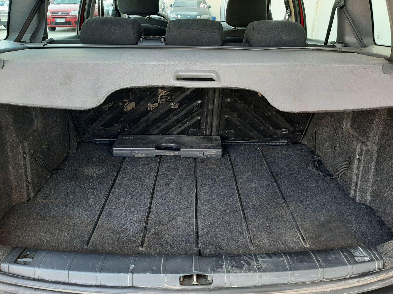 Peugeot  2005 — photo 13
