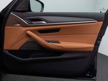 Fahrzeugabbildung BMW 540d xDr Tour M Sport Pano H/K Kamera 360° Air