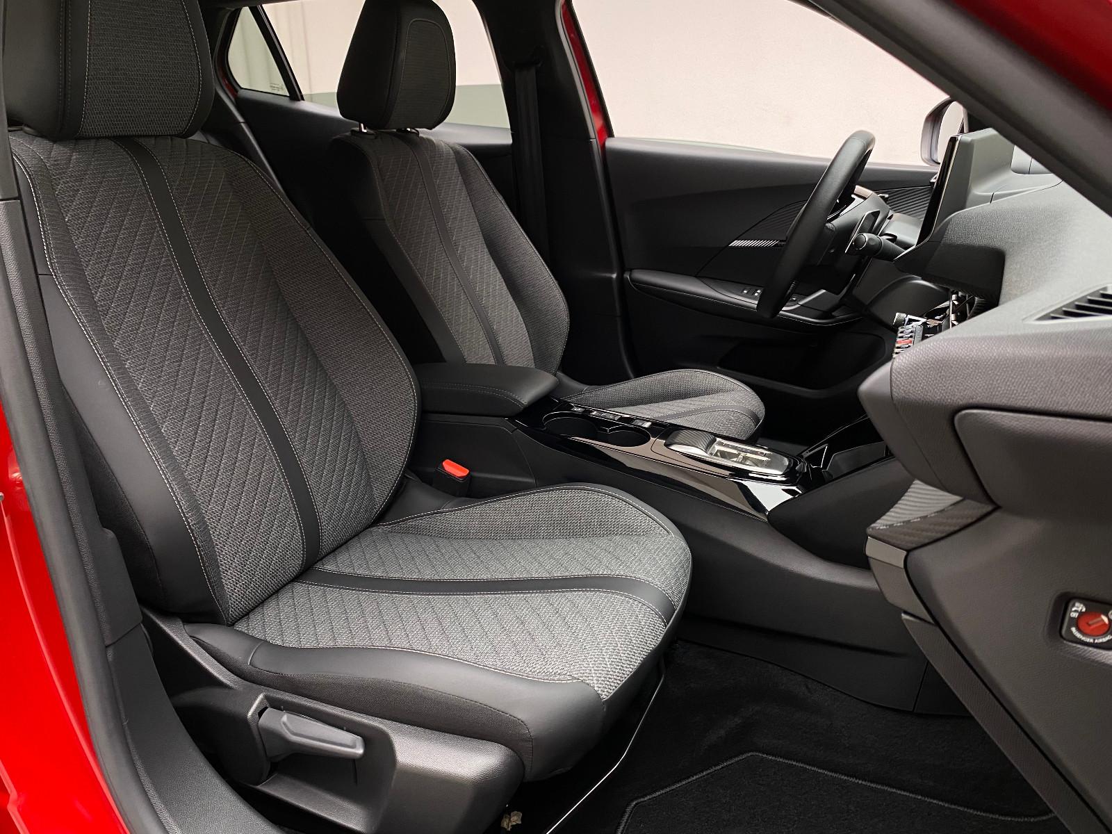 Peugeot 2008 Allure 1.2 Autom. LED Winterpaket AHK