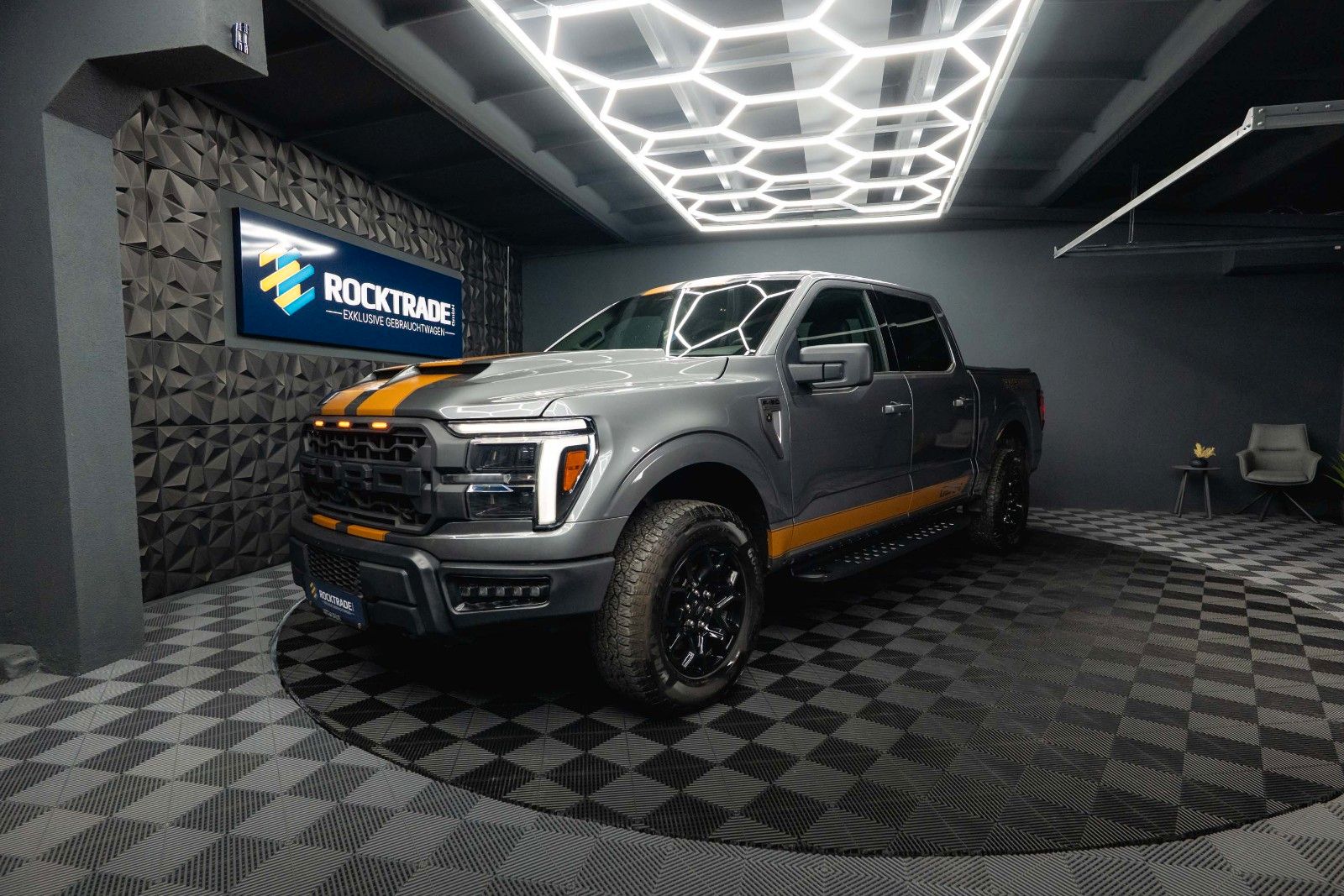 Fahrzeugabbildung Ford F150 5.0L V8 4x4 Offroad SuperCrew RAPTOR 19%