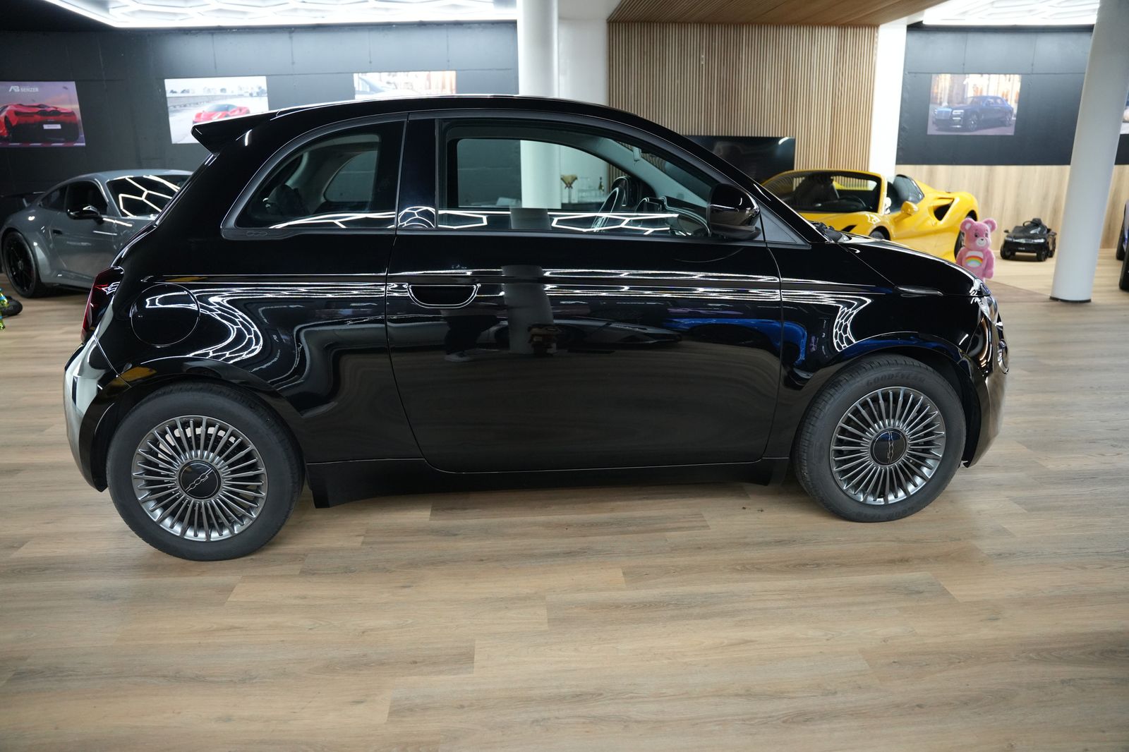 Fahrzeugabbildung Fiat 500 Icon 42 Kwh *KeylessEntry*Navi*LED*Kamera
