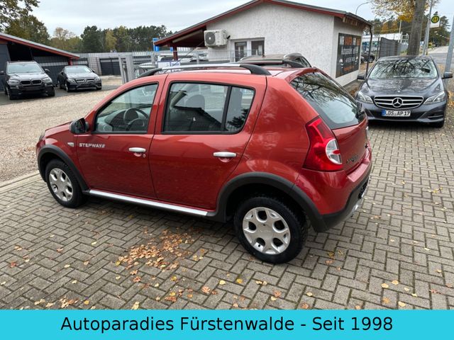 Dacia Sandero Laureate 1.6 Allwetter*Klima*Wenig Km