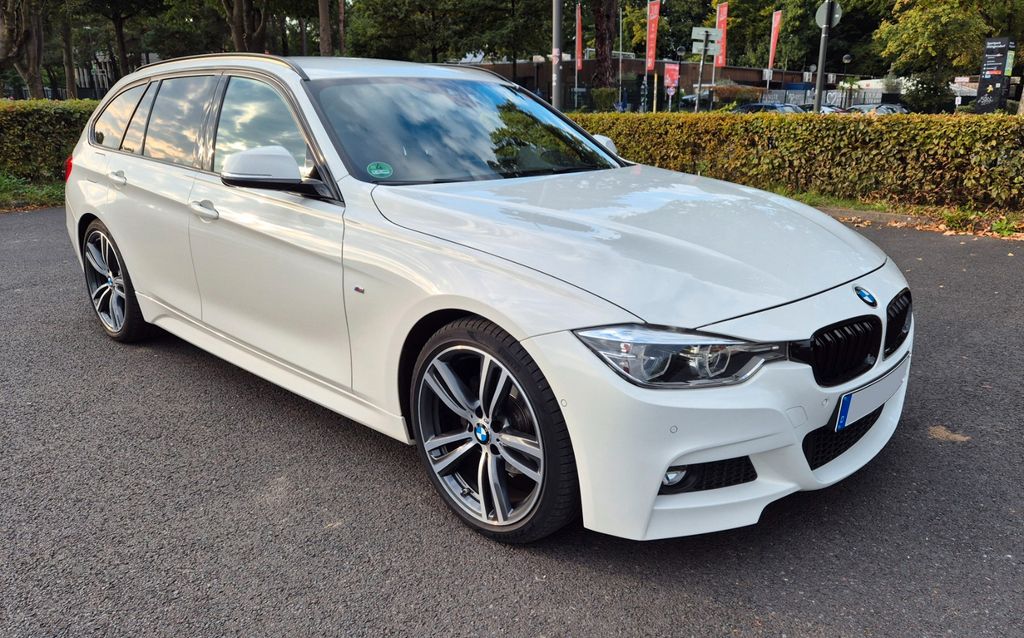 Image of BMW 320