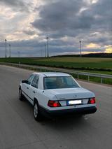 Mercedes-Benz Mercedes W124 260E - Mercedes-Benz 260 aus 1989: 260e