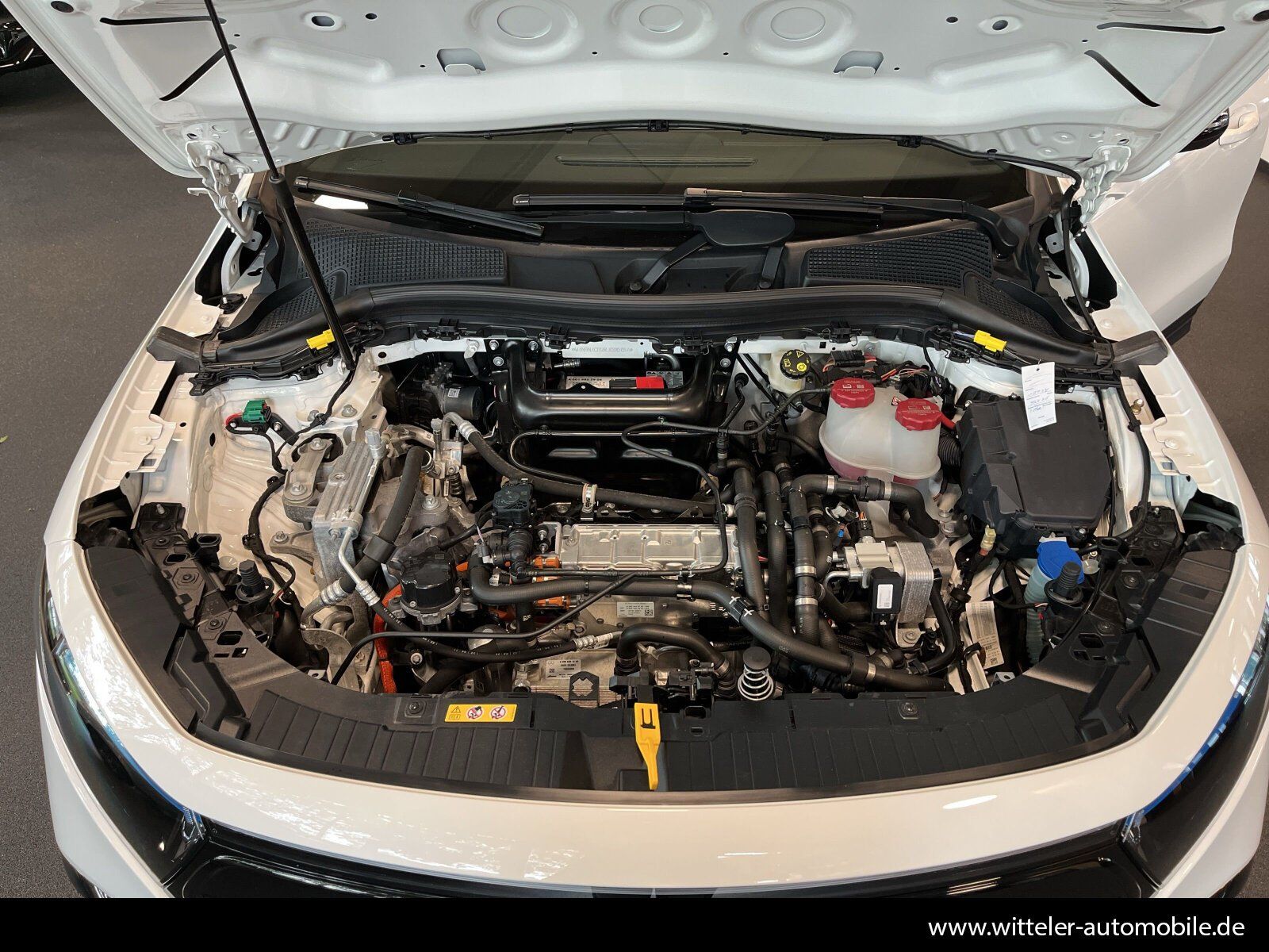 Mercedes-Benz EQA 350 4M AMG Line LED AHK PANO Night Burmester foto 18