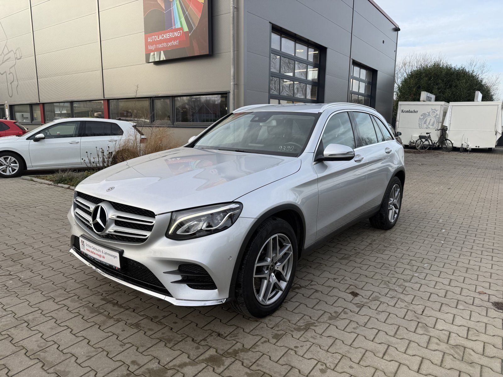 MERCEDES-BENZ GLC 220 d AMG Line 4Matic CarPlay Navi LED AHK