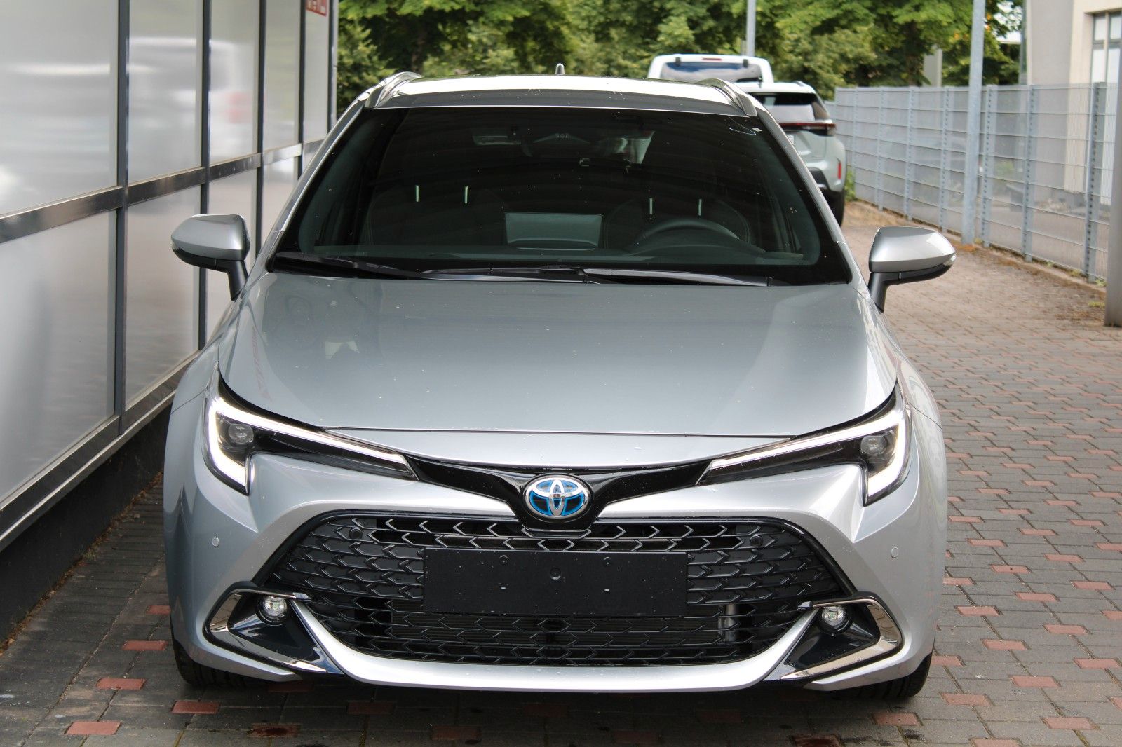 Fahrzeugabbildung Toyota Corolla TS 2.0 Hybrid + Technik-Paket